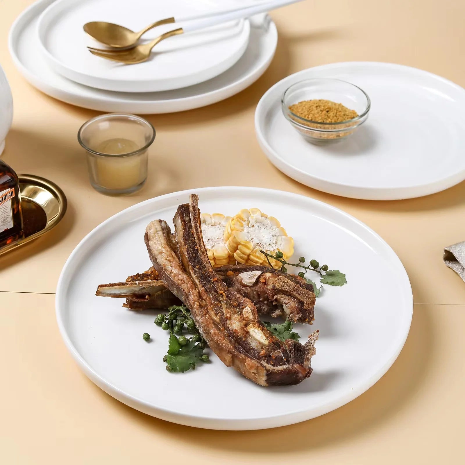 White Ceramic Dinner Plate – Round Minimalist Design